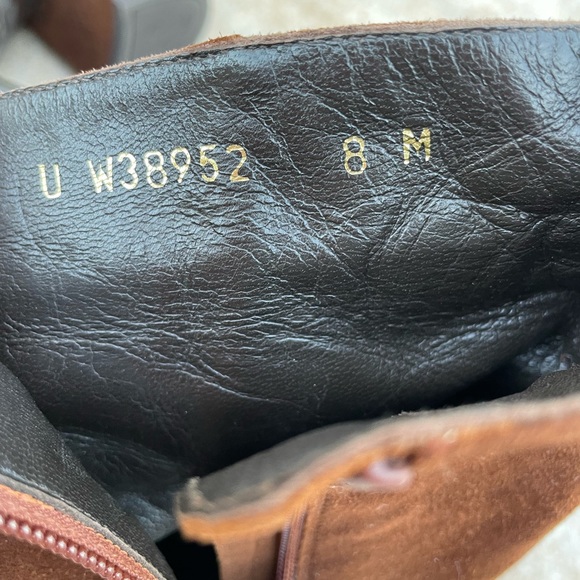 Stuart Weitzman
Brown Tazzie Suede Tassle Boots/Booties - Picture 15 of 15